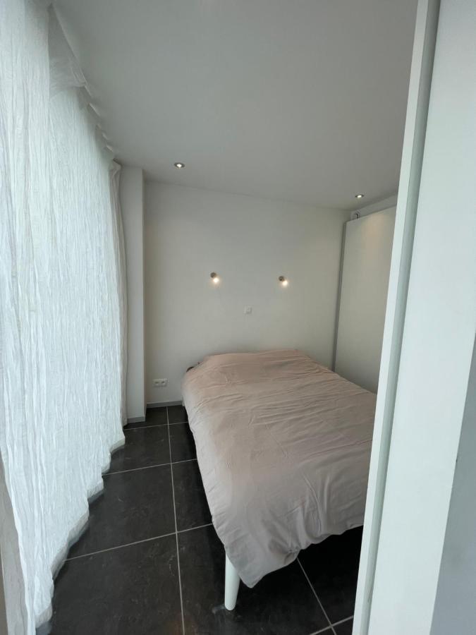 Nieuwbouw Appartement Op 450 Meter Van Het Strand. Bredene Exterior photo